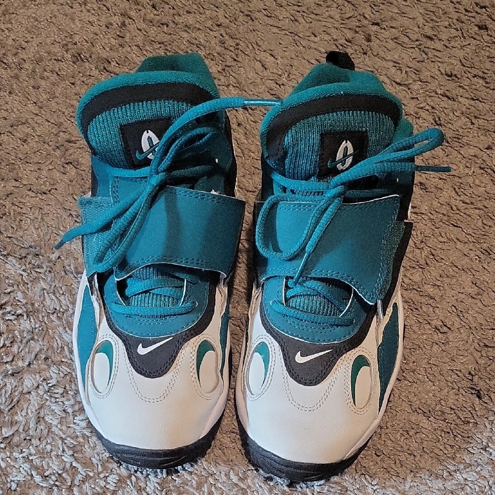 Nike Kids Turquoise and White Sneakers